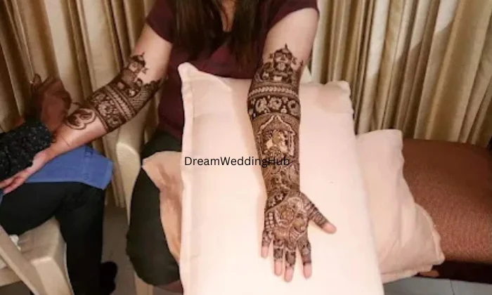 Avikas Mehndi  Makeup studio